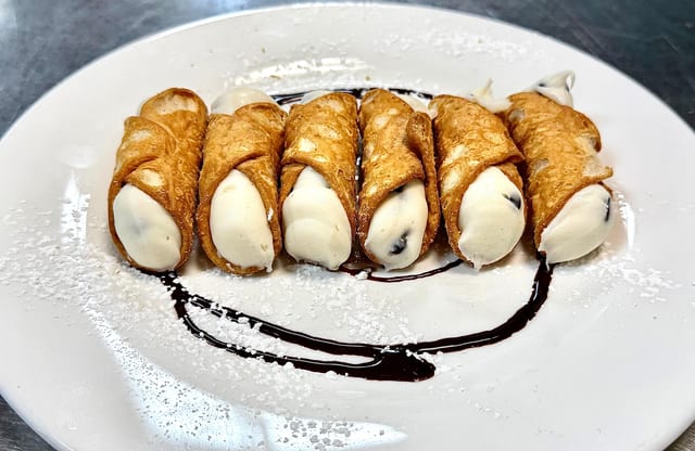 Mini Cannoli.